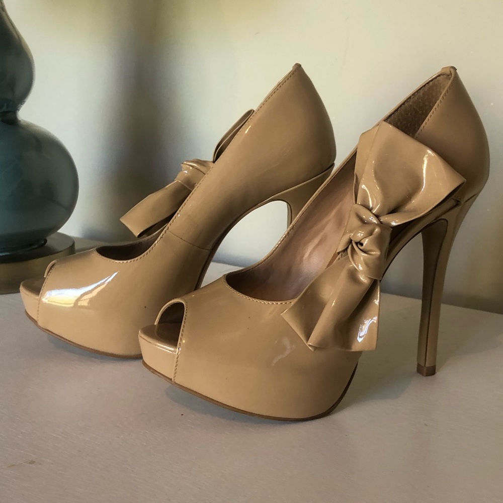Steve Madden Bow Tie Nude Heels